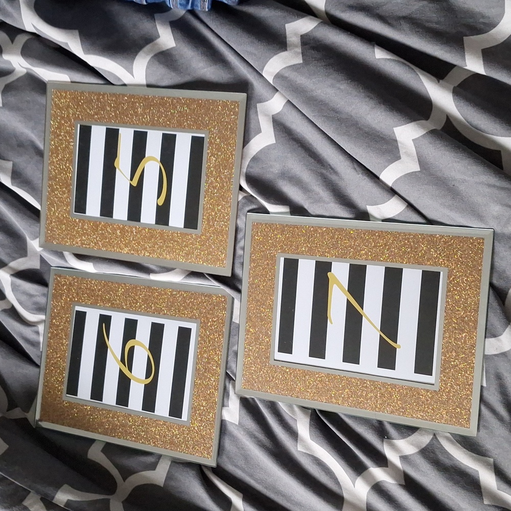 3 sparkly gold picture frames